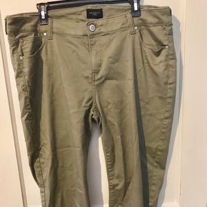 Celebrity pink skinny jeans